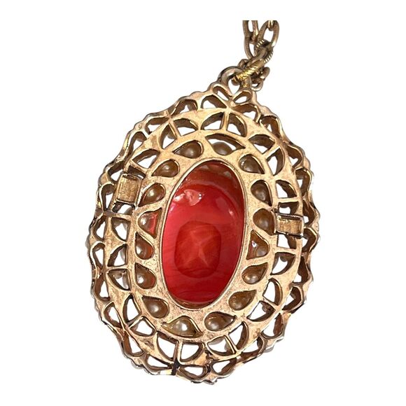 Vintage 1960s Sarah Coventry Floral Cameo Necklace Faux Pearl Gold Tone - 7U - Picture 4 of 5